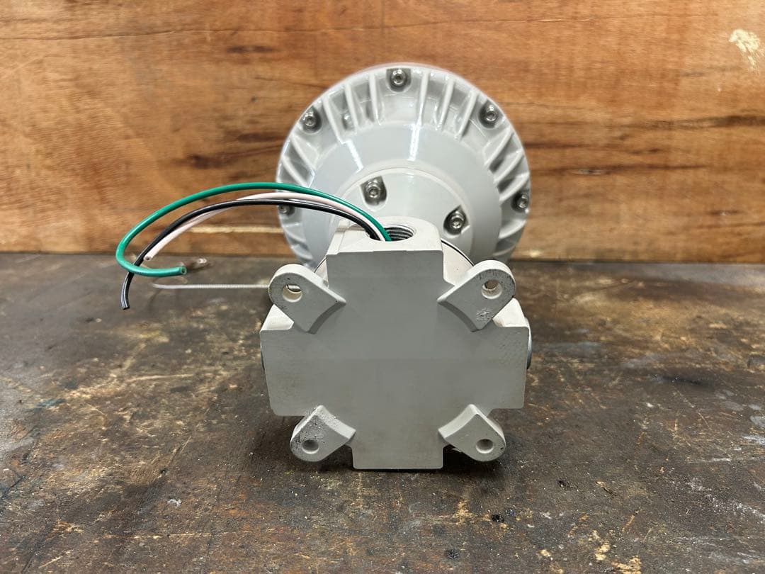 【美品】 星和電機　防爆型LED器具　直付形27W 屋外対応