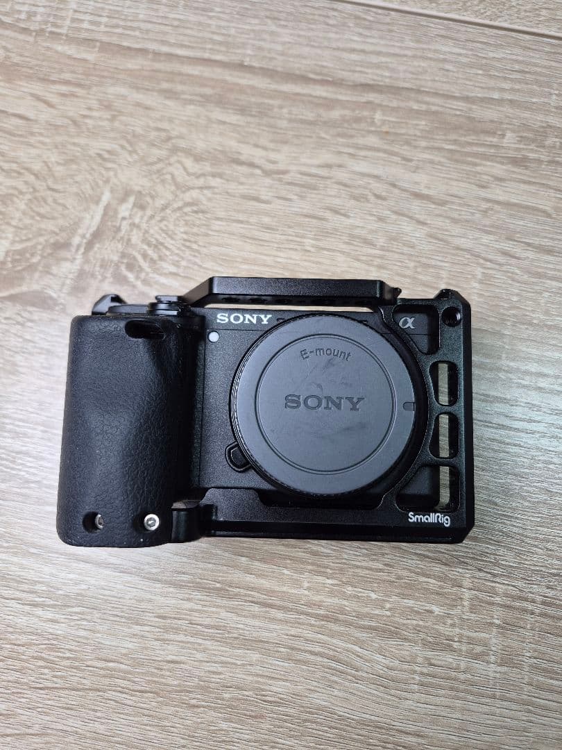 Sony α6400 デジタル一眼レフ 本体　オマケ付き