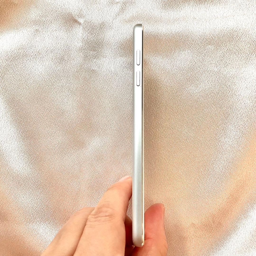 シルバー iPod touch 第5世代 64GB アイポッド Apple本体d