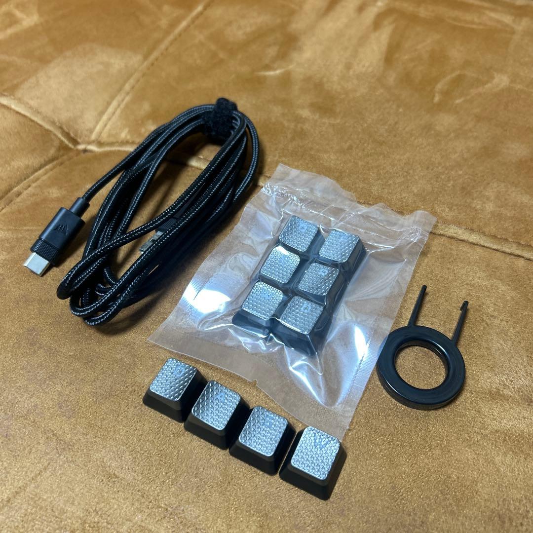 CORSAIR K70 RGB TKL テンキーレスキーボード白キーキャップ付き
