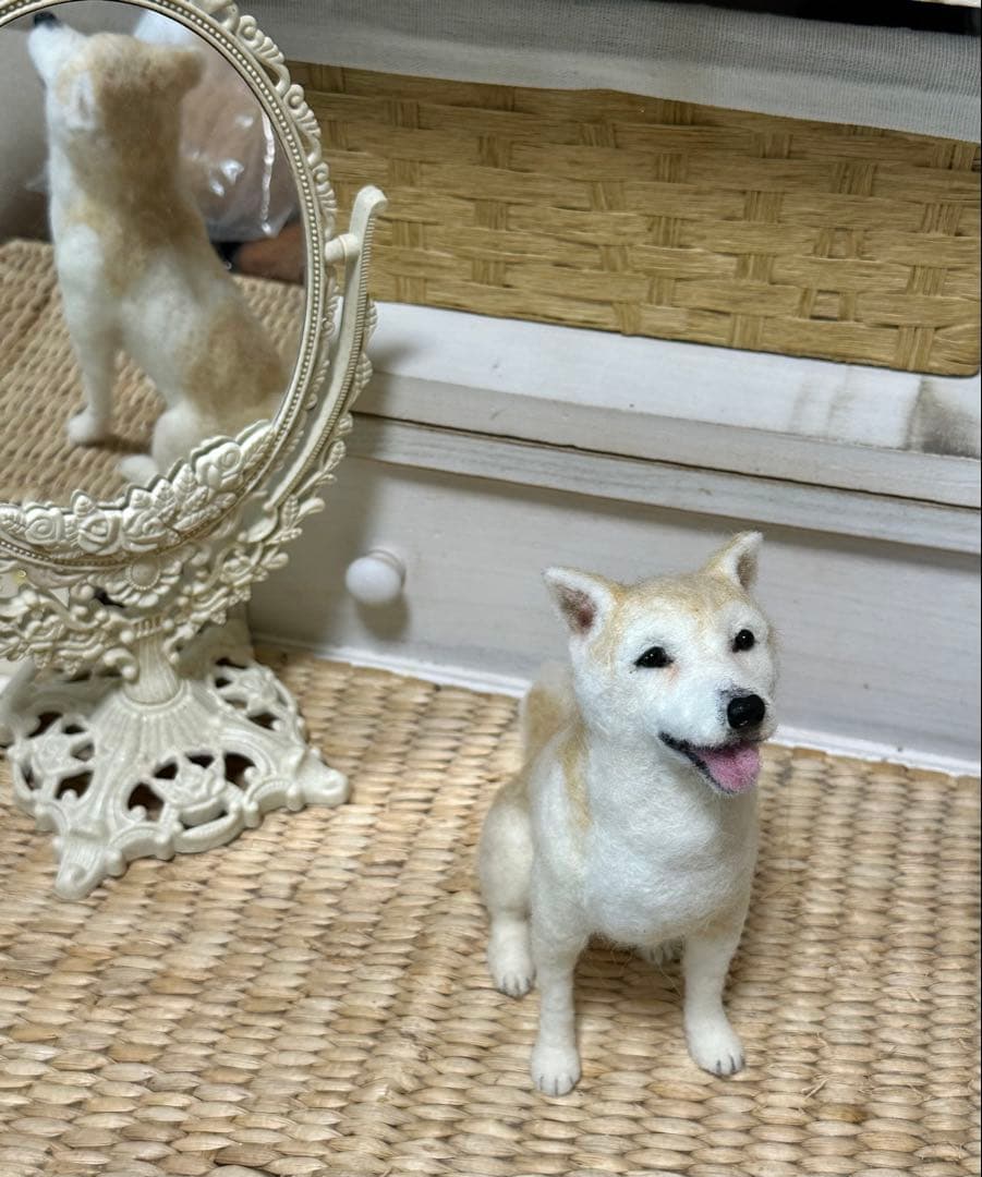 羊毛フェルト お座り犬 クリーム色　柴犬❣️
