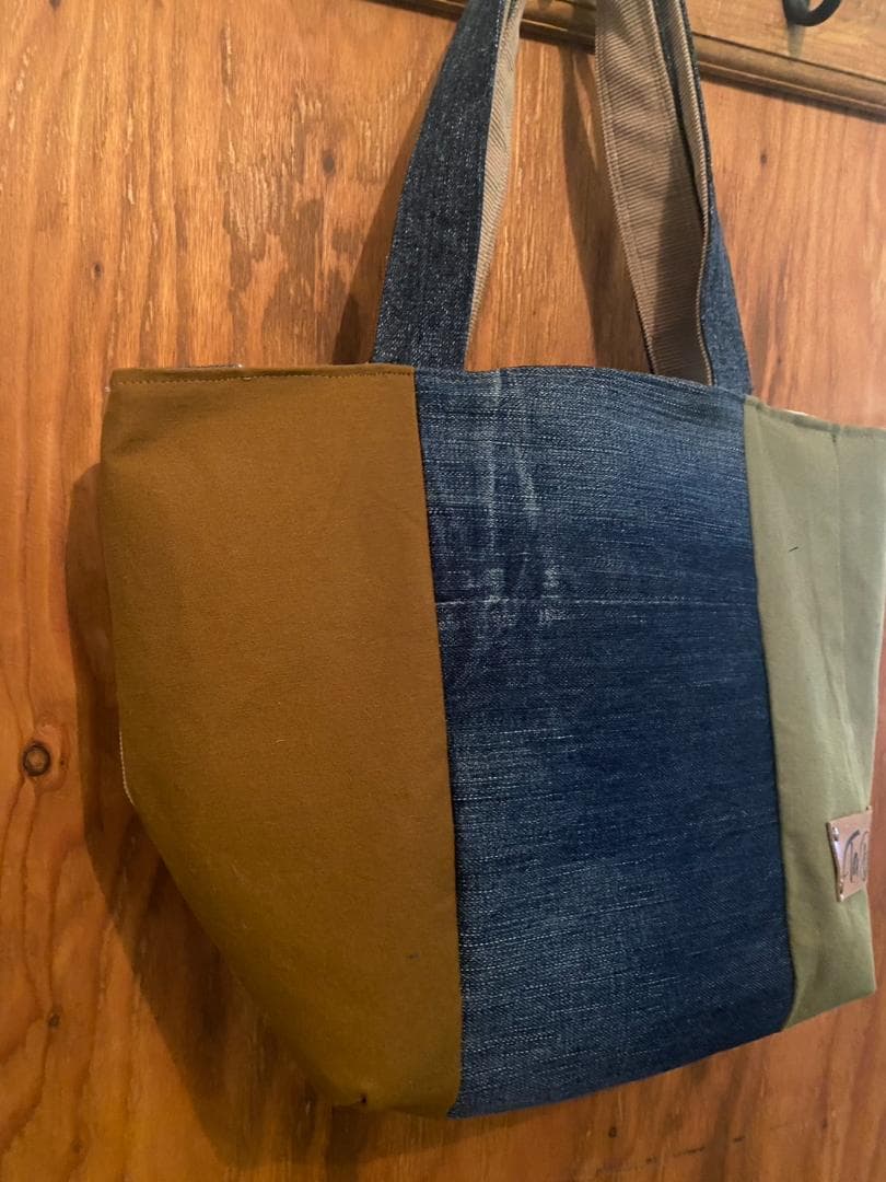 No.108　デニムリメイクトートバック　ハンドメイド