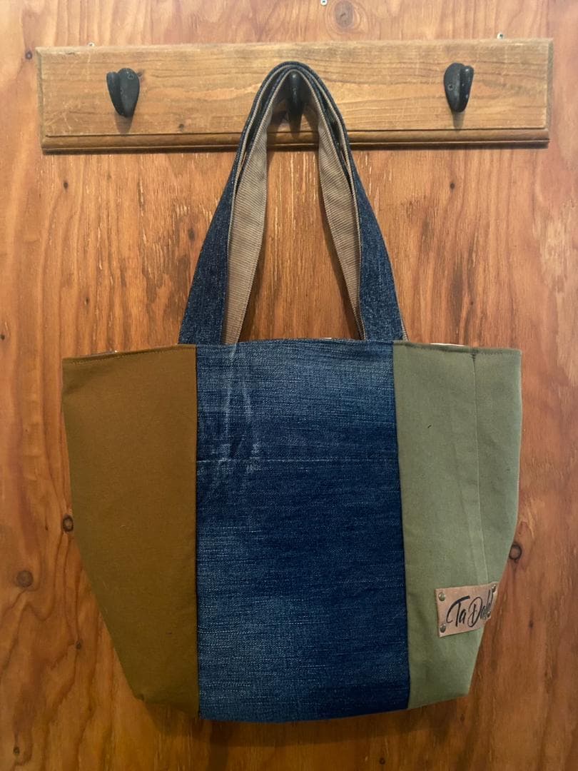 No.108　デニムリメイクトートバック　ハンドメイド