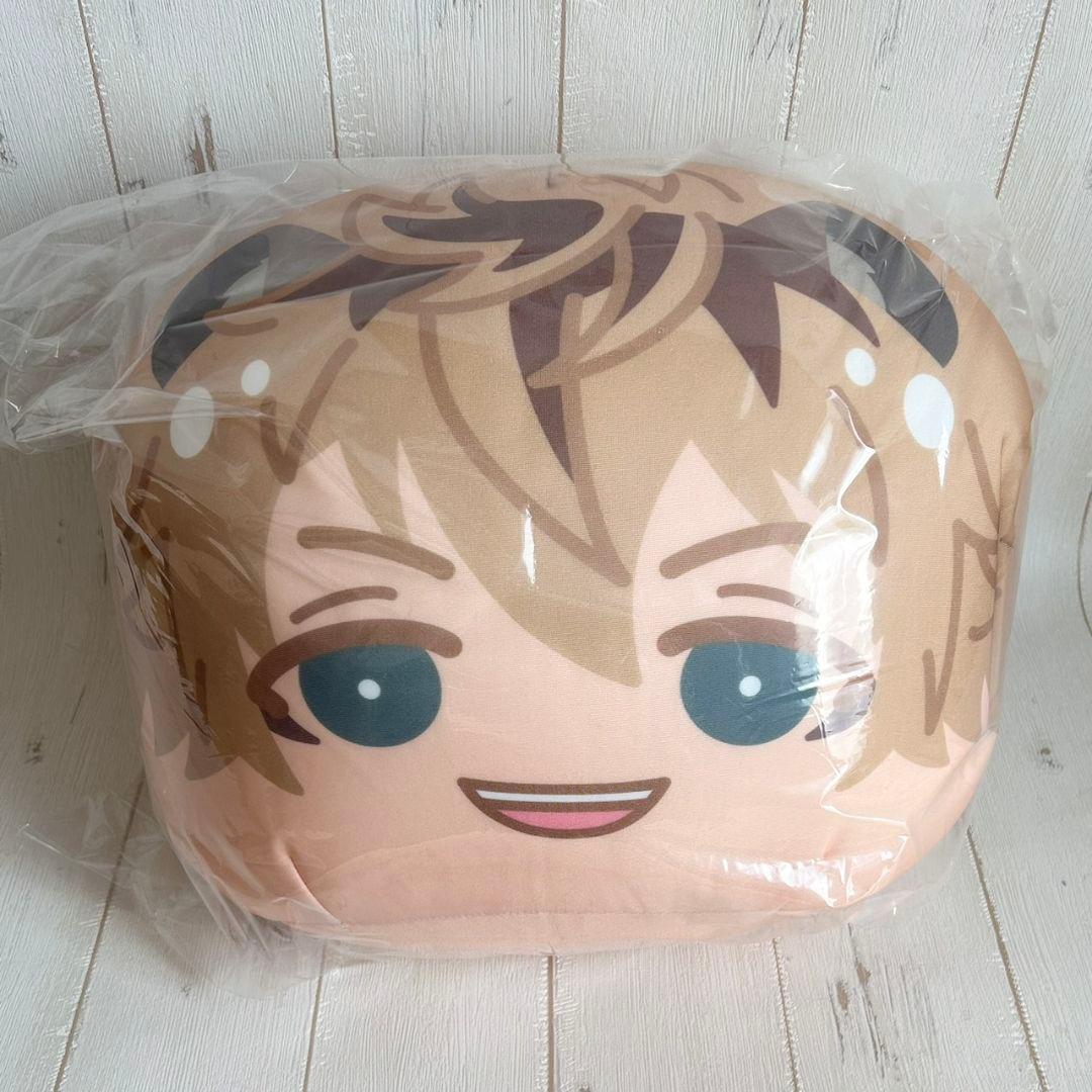 ツイステ　レオナ　ラギー　ビッグおまんじゅうクッション