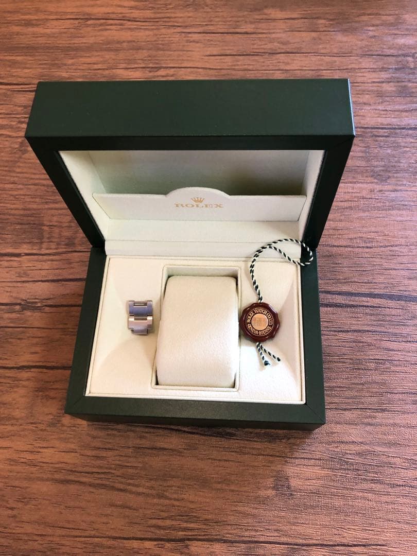 ROLEXエクスプロラー１の箱になります。