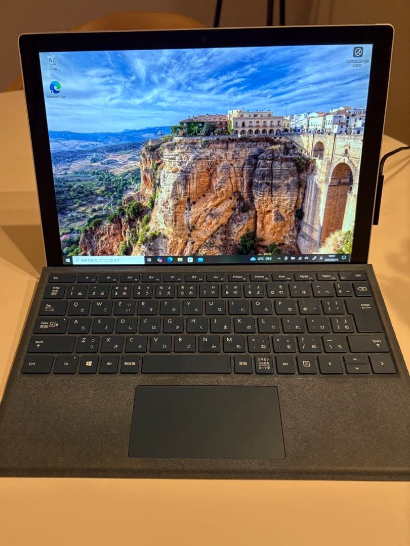 Surface Pro Model 1796 i5 タイプカバー付き