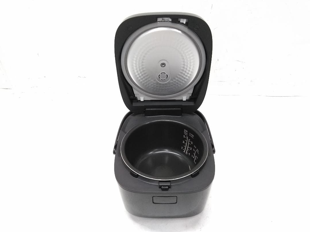 2024年製 パナソニック IH炊飯器 SR-FE101 5.5合 備長炭釜 ●