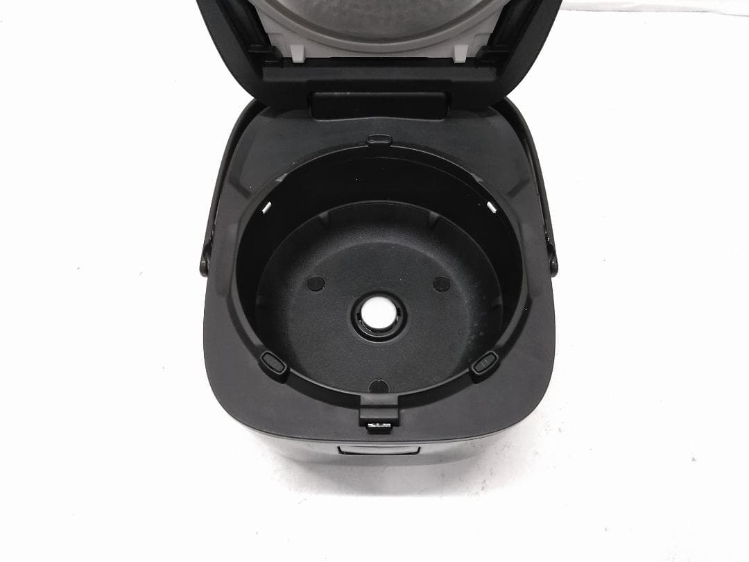 2024年製 パナソニック IH炊飯器 SR-FE101 5.5合 備長炭釜 ●