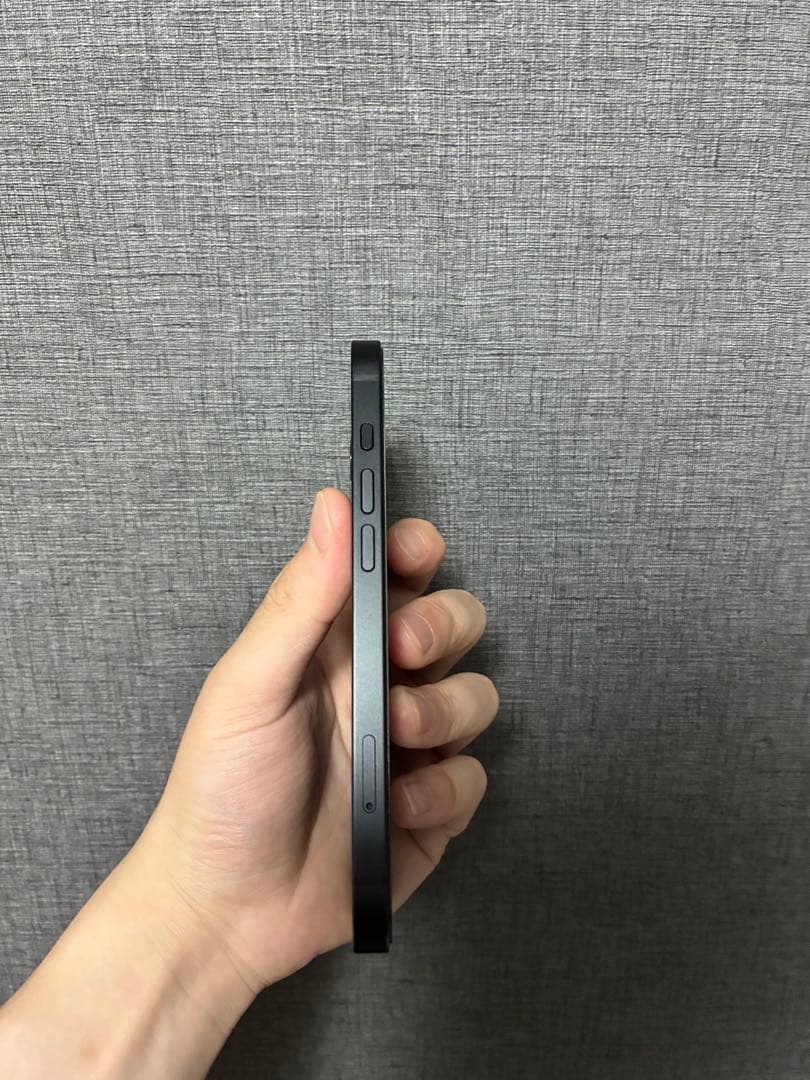 ［美品］Apple iPhone 16e 128gb本体 SIMフリーブラック