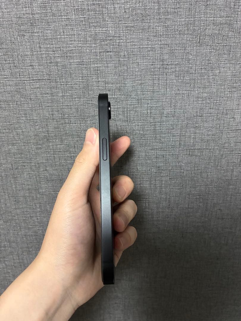 ［美品］Apple iPhone 16e 128gb本体 SIMフリーブラック