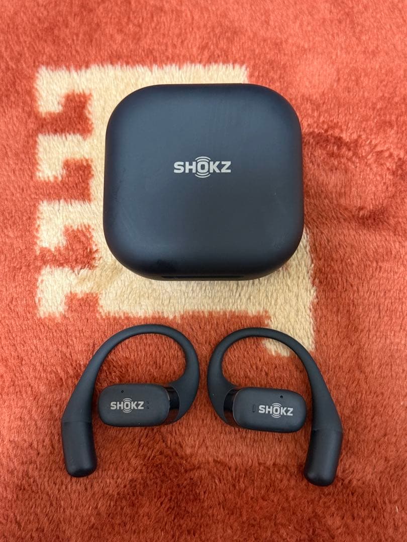⭐︎最終値下げ⭐︎ 【純正ケース付き】SHOKZ OPENFIT ワイヤレスイヤホン