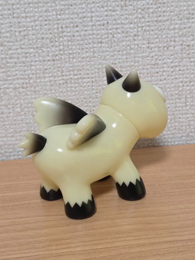 KAMAKIRI マジックホース 蓄光 ソフビ