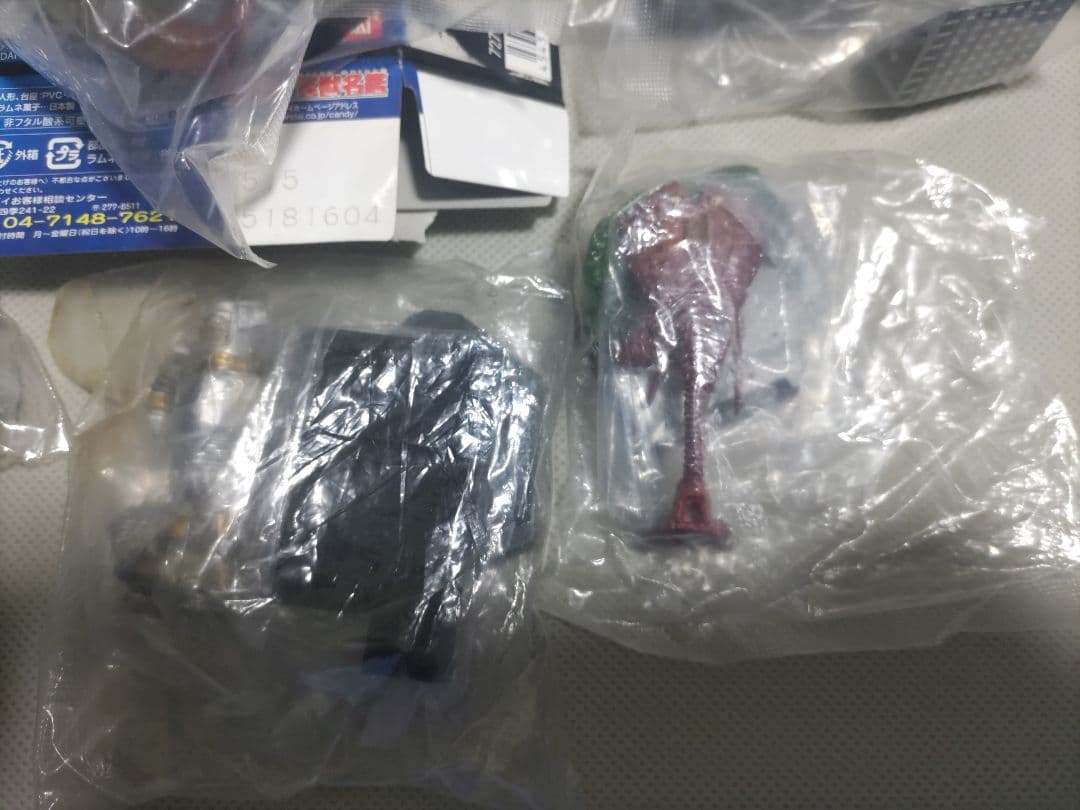 ウルトラ怪獣名鑑　シークレット入り　未開封　管理６