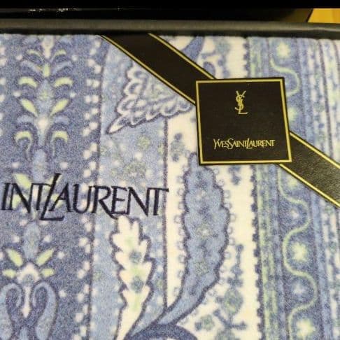 【未使用・新品】イブ・サンローラン 綿毛布 140㌢×200㌢