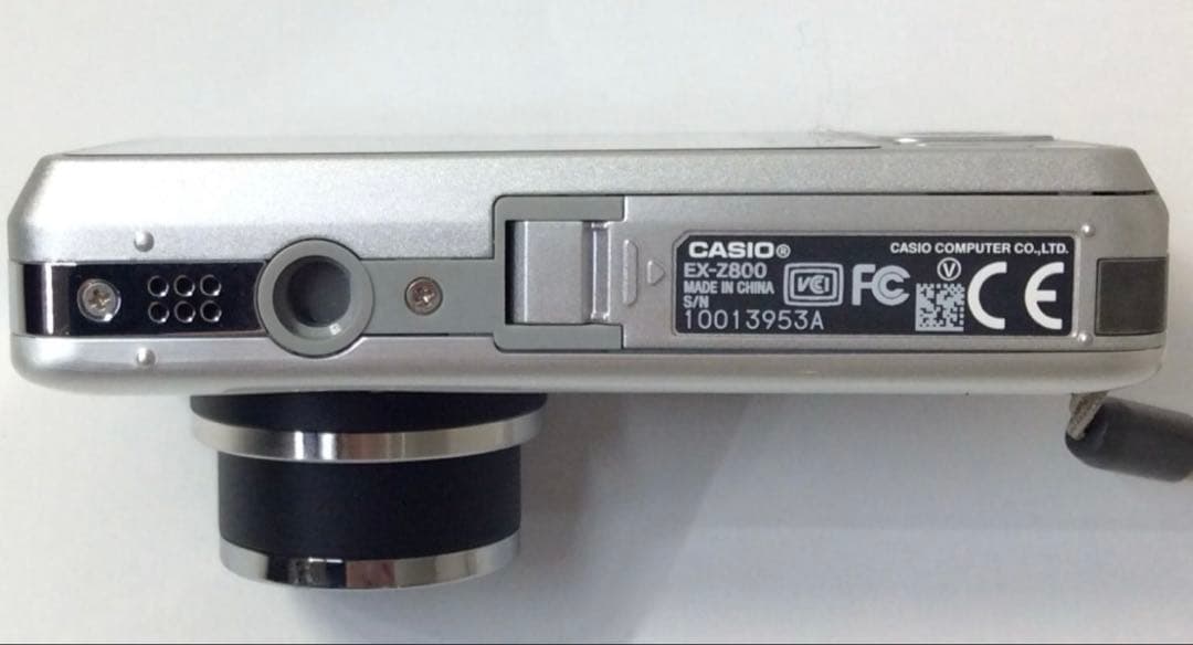 CASIO EXILIM EX-Z800 コンパクトデジタルカメラ シルバー