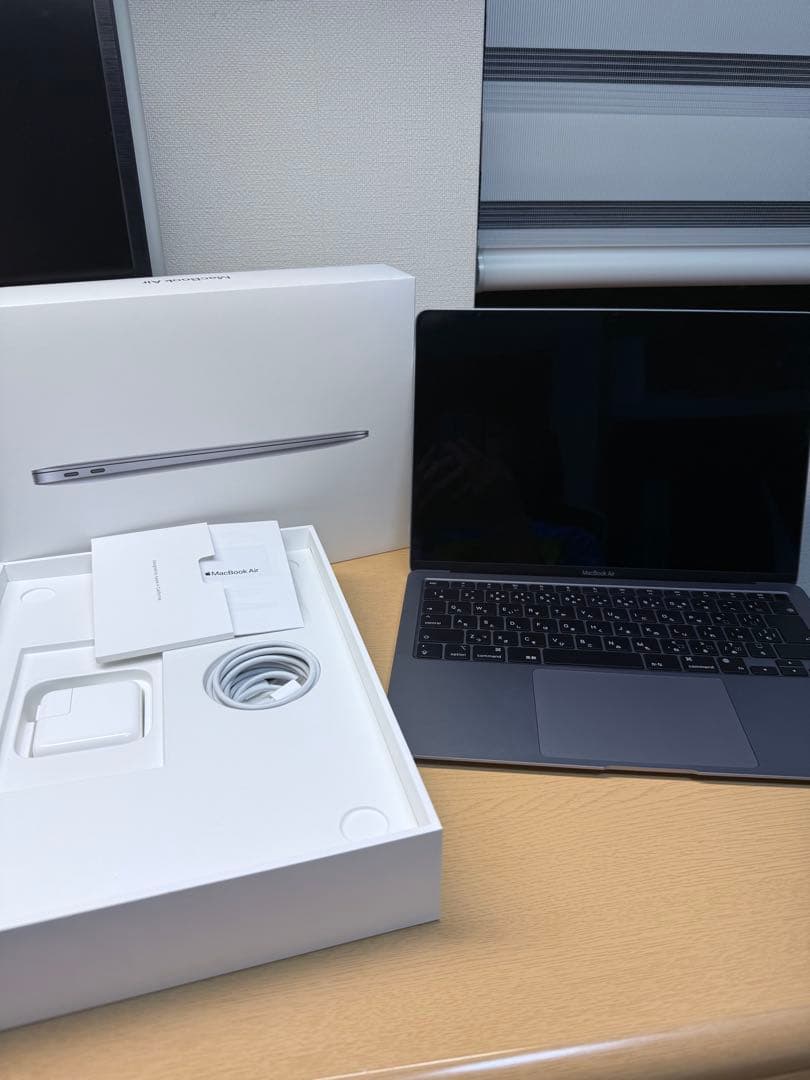 MacBook Air M1 2020 8GB/256GB 箱・充電器付き