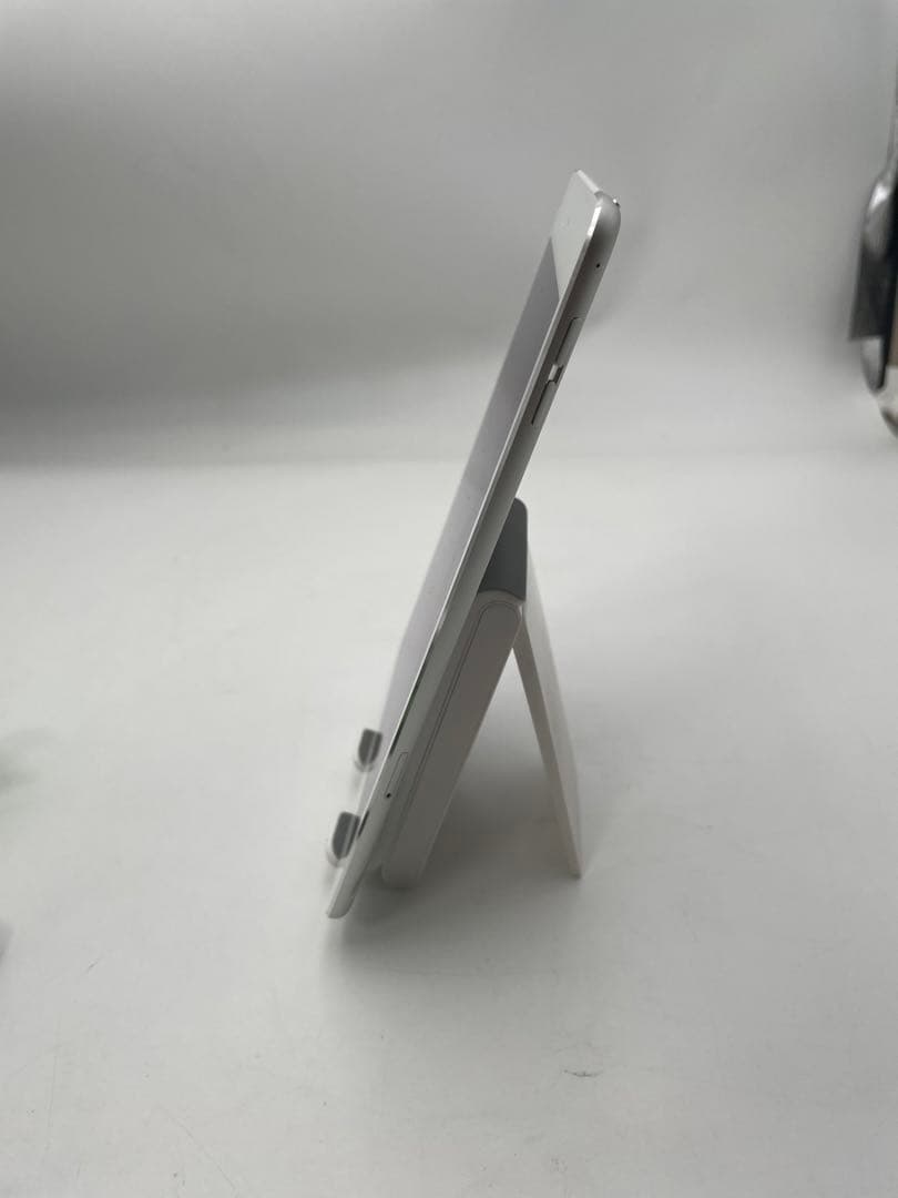 iPad mini4 128GB A1550 SIMフリー