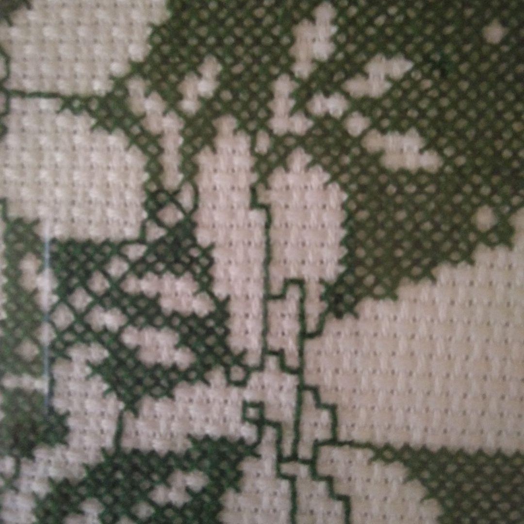 クロスステッチ完成品“フラワー花瓶　みどり”額入り