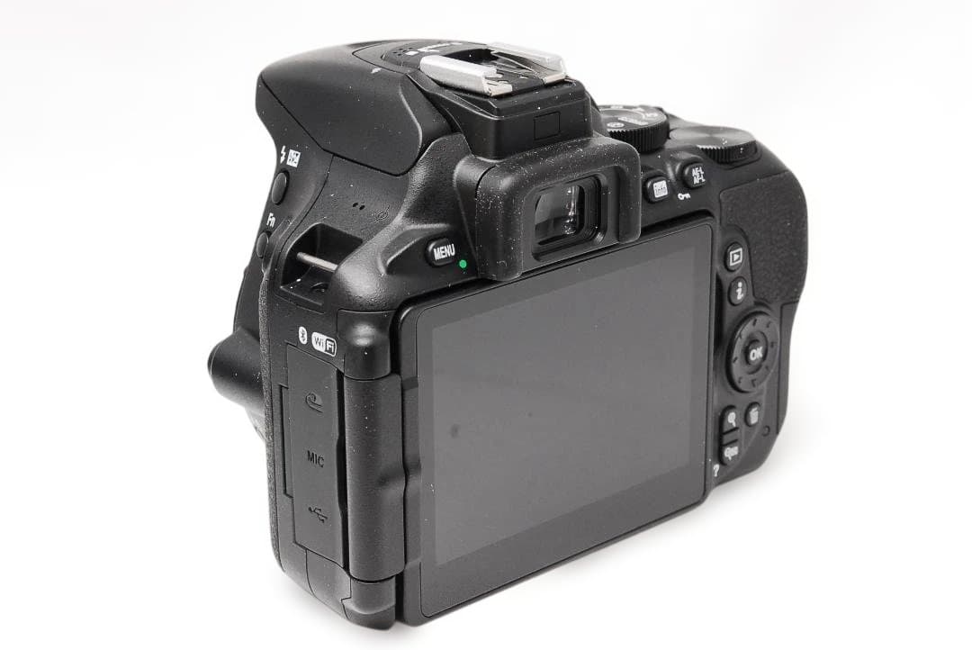Nikon D5600 ✨撮影枚数ほぼ新品 Bluetooth搭載 ダブルレンズ
