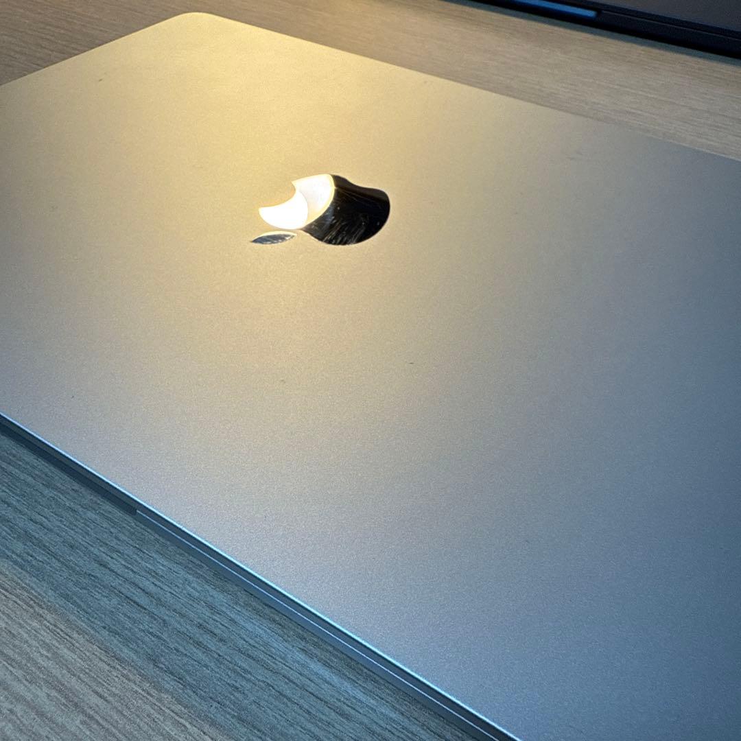 MacBook Air 13.6インチ（M2・2023年モデル）