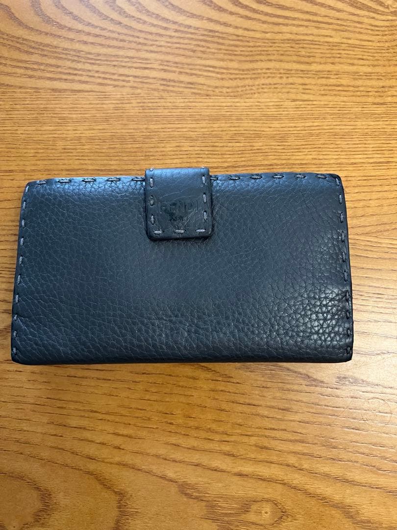 FENDI ピーカブー　長財布