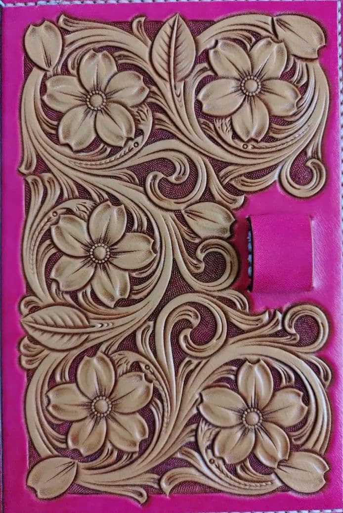 桜のシステム手帳　バイブルサイズ　レザーカービング